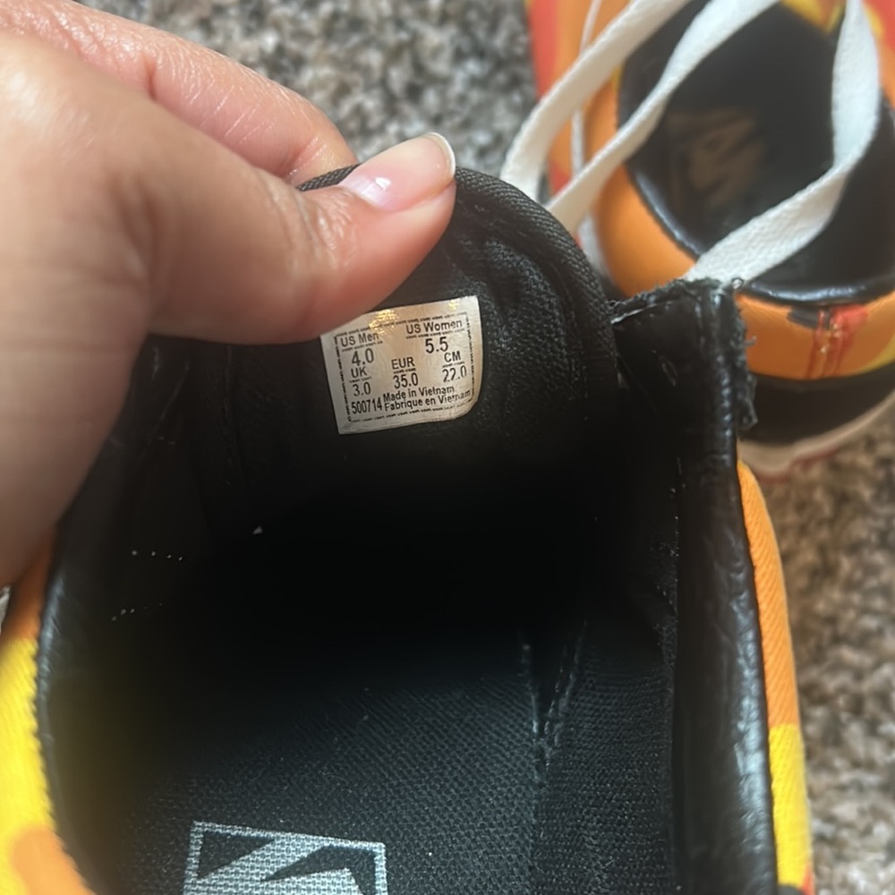 Vans - Picture 3 of 4